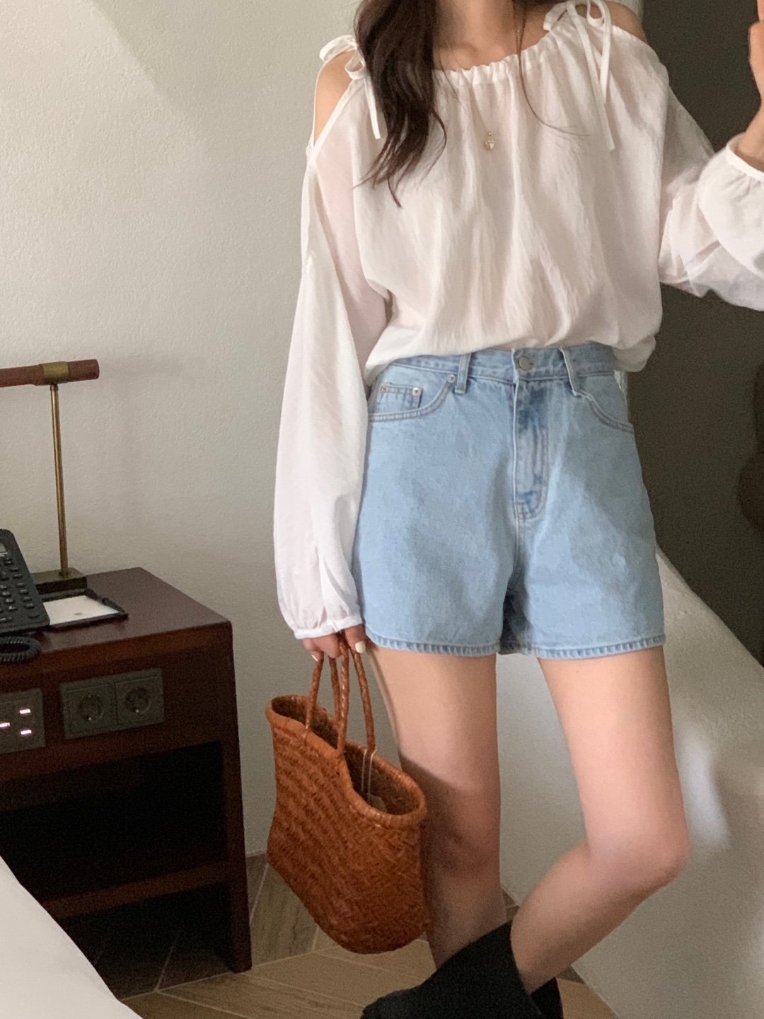 Off string blouse