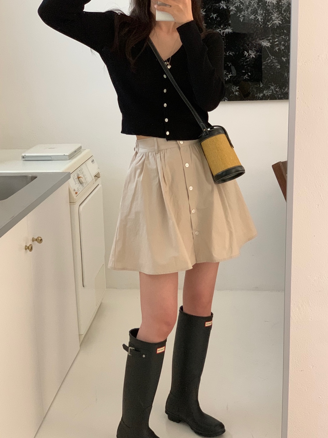 Biscuit button mini skirt